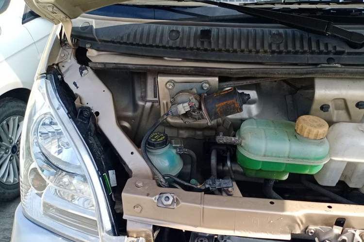 Used Wuling Rongguang EV 2022 Basic Passenger Bus Powered by Penghui Battery Engine Bay Right