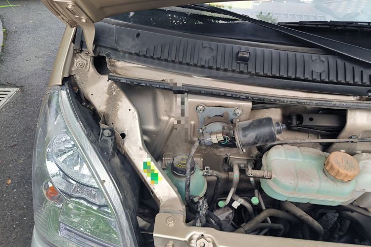 Used Wuling Rongguang EV 2022 Basic Passenger Bus Powered by Penghui Battery Engine Bay Right