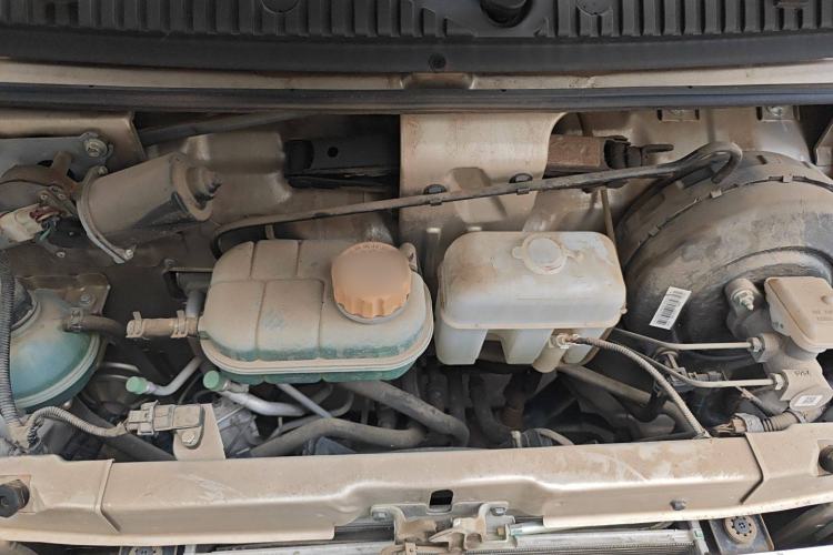 Used Wuling Rongguang EV 2022 Basic Passenger Bus Powered by Penghui Battery Engine Bay