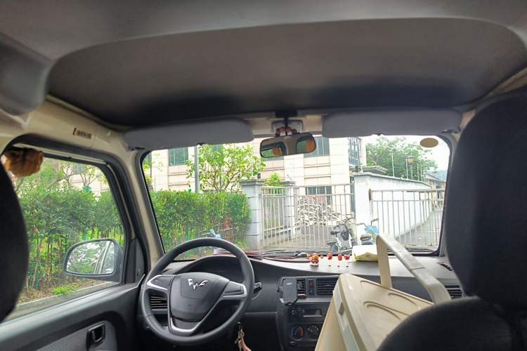 Used Wuling Rongguang EV 2022 Basic Passenger Bus Powered by Penghui Battery Headliner