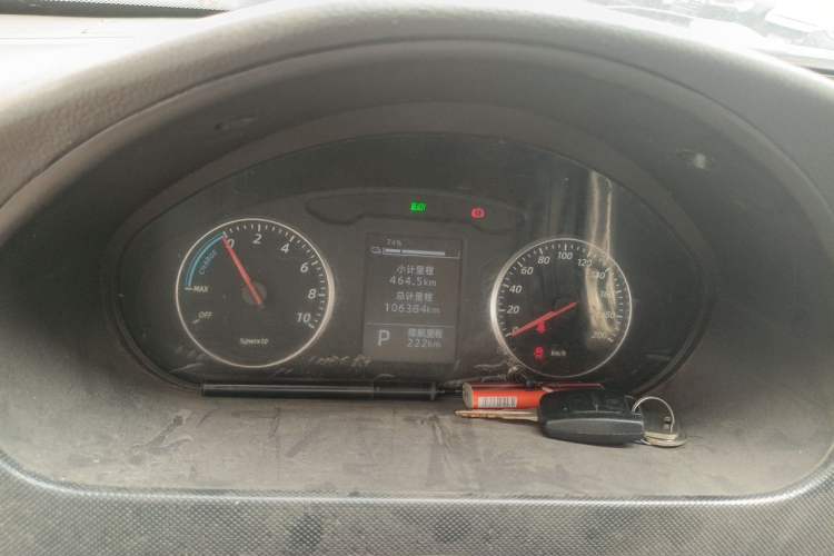 Used Wuling Rongguang EV 2022 Basic Model Enclosed-Window Vehicle with 2 Seats Equipped with Penghui Battery Instrument Cluster
