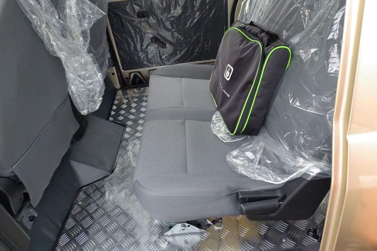 Used Wuling Rongguang EV 2022 Basic Passenger Bus Powered by Penghui Battery Interior 1