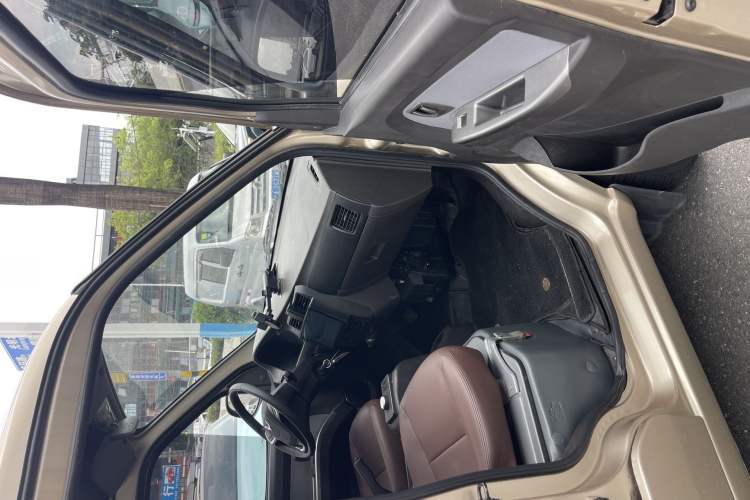 Used Wuling Rongguang EV 2022 Basic Passenger Bus Powered by Penghui Battery Interior 2