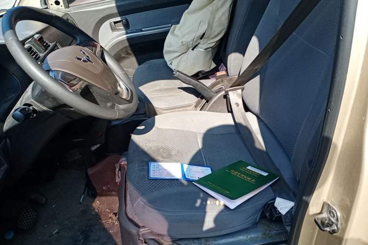 Used Wuling Rongguang EV 2022 Basic Passenger Bus Powered by Penghui Battery Left Front Seat