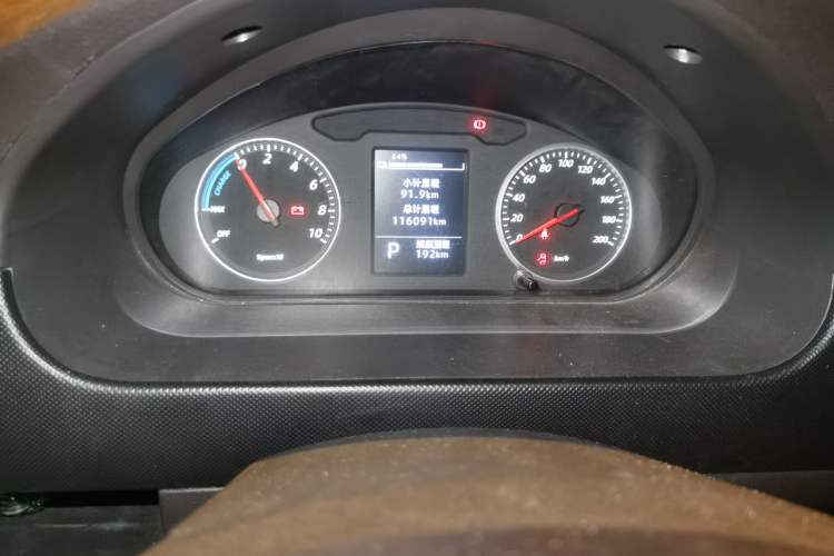 Used Wuling Rongguang EV 2022 Basic Passenger Bus Powered by Penghui Battery Odometer Close Up
