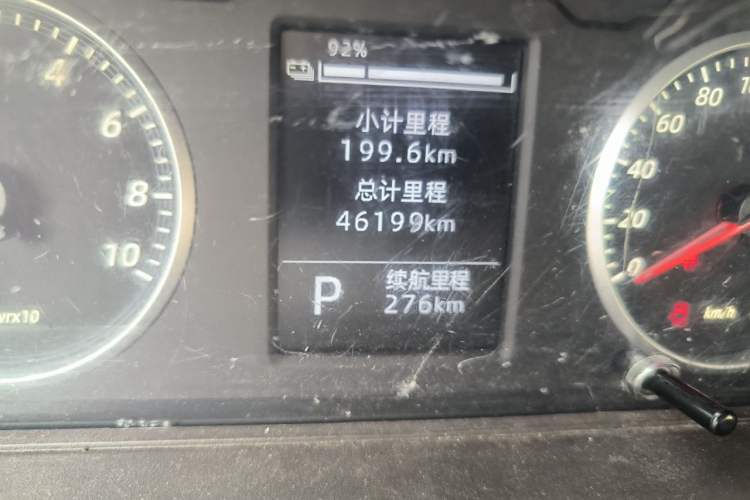 Used Wuling Rongguang EV 2022 Basic Passenger Bus Powered by Penghui Battery Odometer Close Up