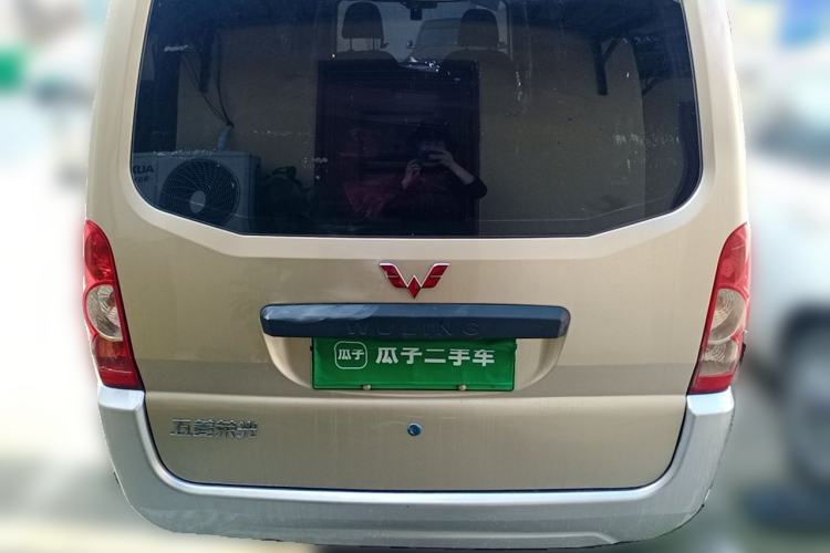 Used Wuling Rongguang EV 2022 Basic Passenger Bus Powered by Penghui Battery Rear