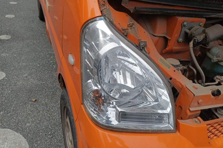 Used Wuling Rongguang EV 2022 Basic Model Enclosed-Window Vehicle with 2 Seats Equipped with Penghui Battery Right Front Headlight