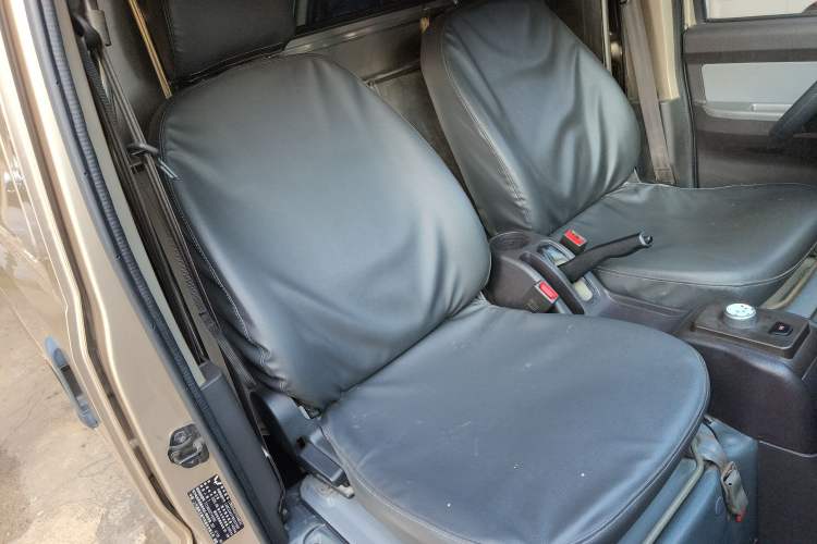 Used Wuling Rongguang EV 2022 Base Model Enclosed Cabin Vehicle 2 Seats CATL Right Front Seat