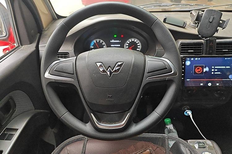 Used Wuling Rongguang EV 2022 Basic Passenger Bus Powered by Penghui Battery Steering Wheel