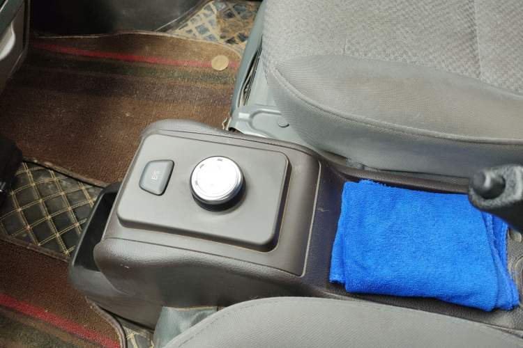 Used Wuling Rongguang EV 2023 Base Model Passenger Bus with Huating Battery Gear Lever