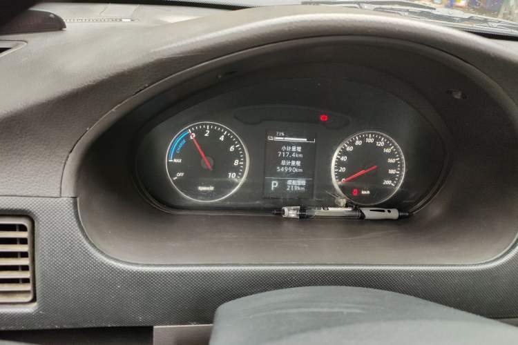 Used Wuling Rongguang EV 2023 Base Model Passenger Bus with Huating Battery Odometer Close Up