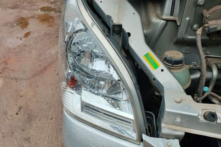 Used Wuling Rongguang EV 2023 Base Model Passenger Bus with Huating Battery Right Front Headlight
