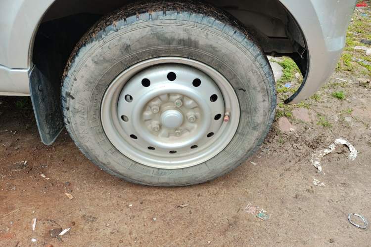 Used Wuling Rongguang EV 2023 Base Model Passenger Bus with Huating Battery Right Front Wheel Hub