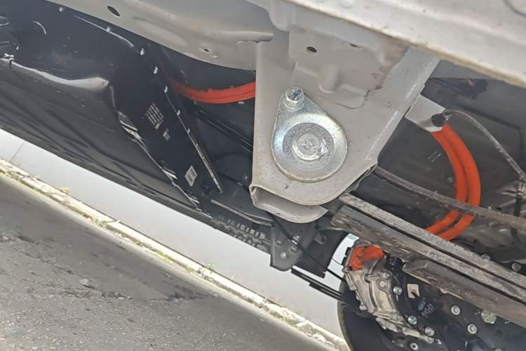 Used Wuling Rongguang EV 2026 Model 310km Standard Bus Version Chassis Rear Left