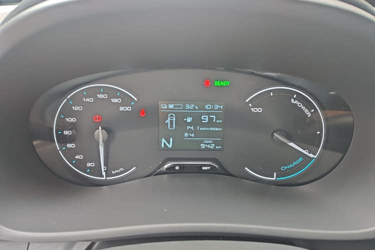 Used Wuling Rongguang EV 2026 Model 310km Standard Bus Version Instrument Cluster