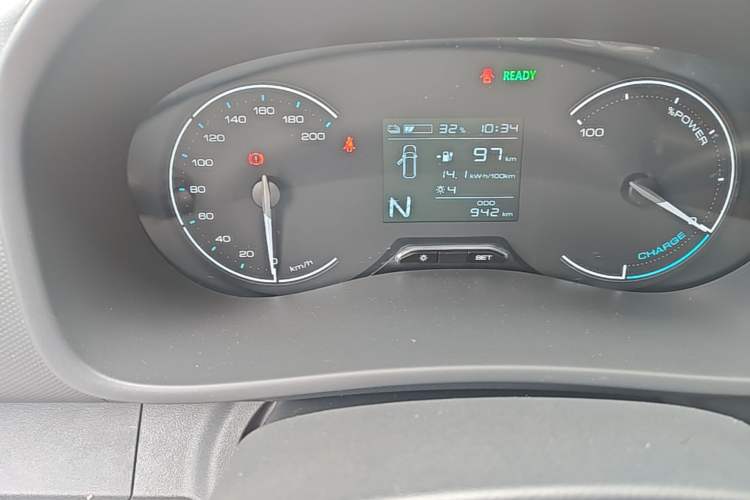Used Wuling Rongguang EV 2026 Model 310km Standard Bus Version Odometer Close Up