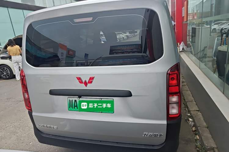 Used Wuling Rongguang EV 2026 Model 310km Standard Bus Version Rear