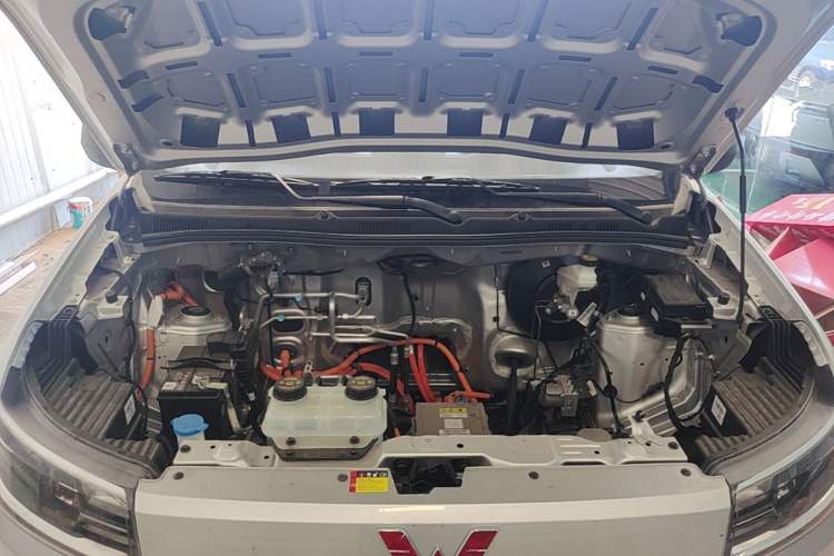 Used Wuling Rongguang EV 2026 Model 310km Standard Bus Version Engine Bay