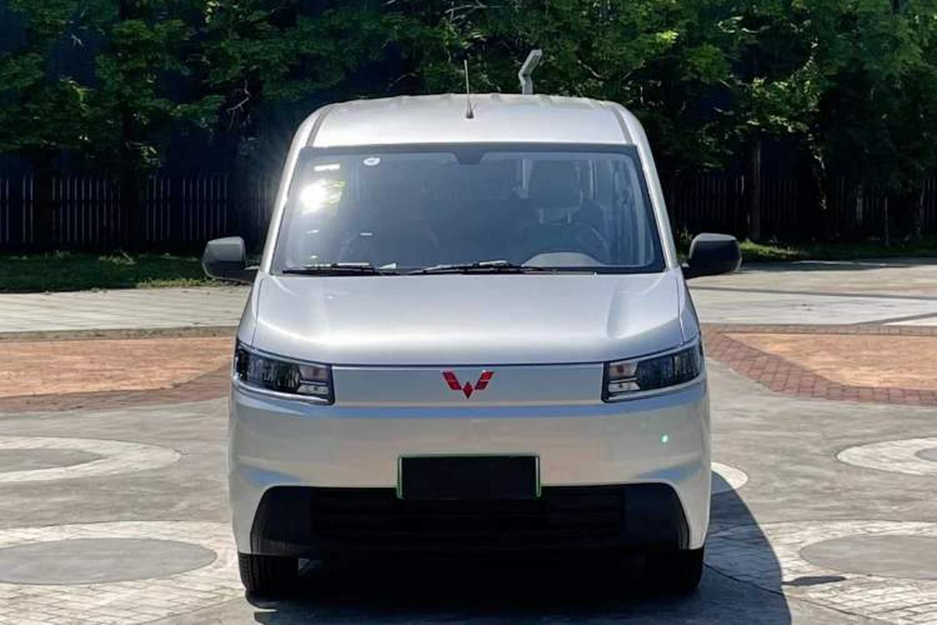 Used Wuling Rongguang EV 2026 Model 310km Standard Bus Version Exterior 2