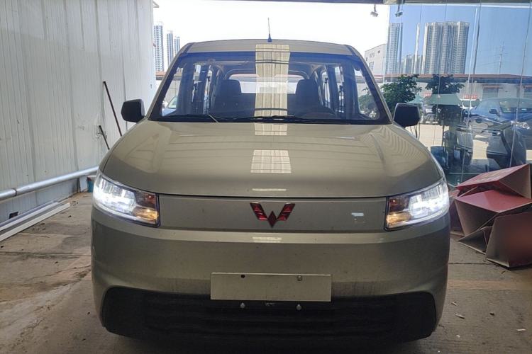 Used Wuling Rongguang EV 2026 Model 310km Standard Bus Version Front