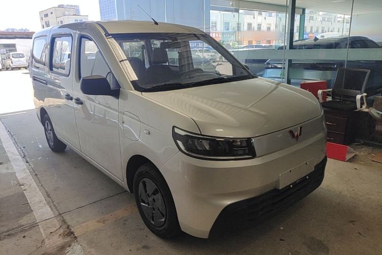 Used Wuling Rongguang EV 2026 Model 310km Standard Bus Version Front Right 45 Deg