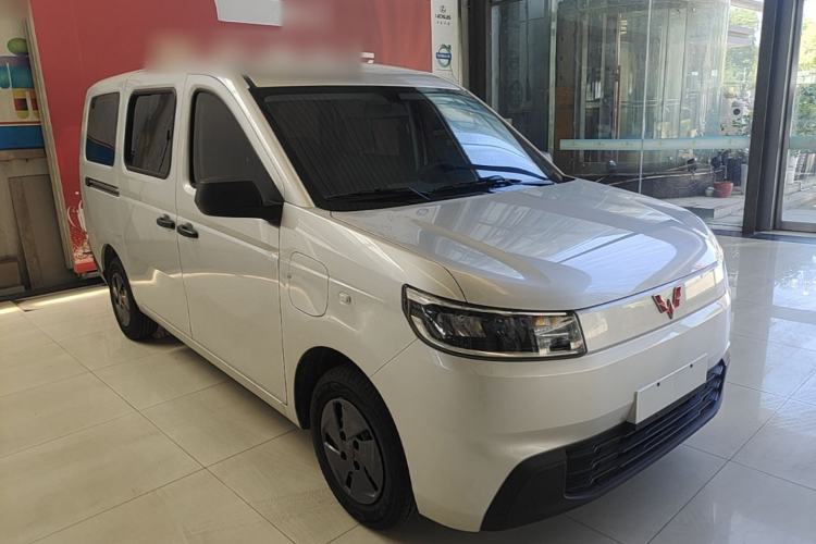 Used Wuling Rongguang EV 2026 Model 310km Standard Bus Version Front Right 45 Deg