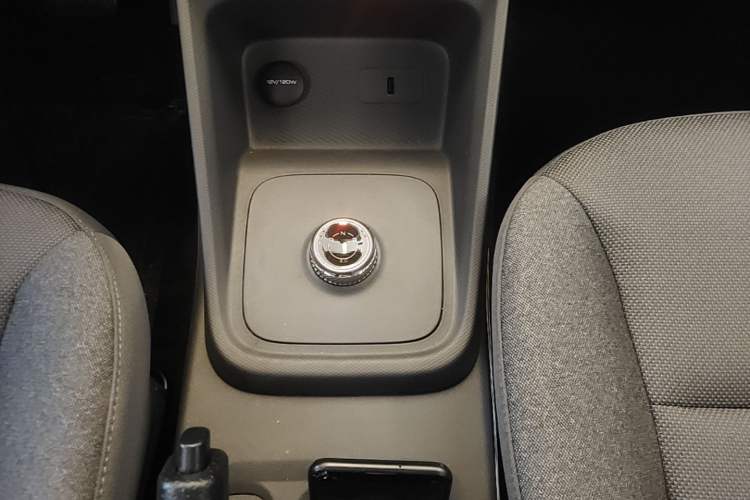 Used Wuling Rongguang EV 2026 Model 310km Standard Bus Version Gear Lever