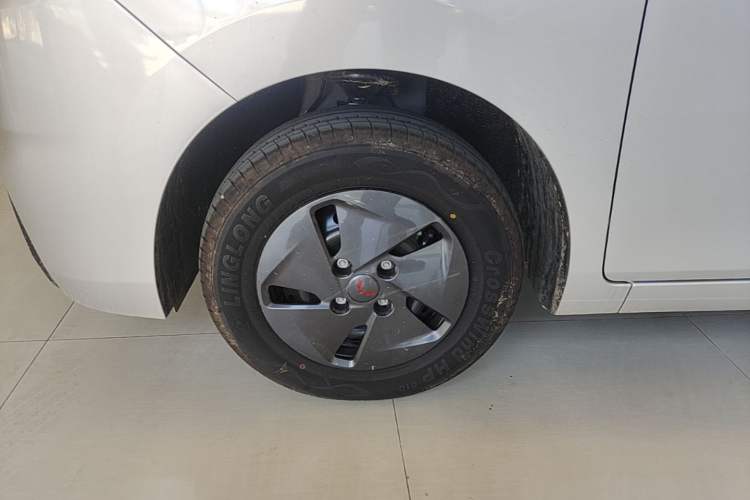 Used Wuling Rongguang EV 2026 Model 310km Standard Bus Version Left Front Wheel Hub