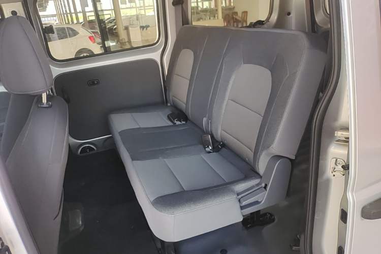 Used Wuling Rongguang EV 2026 Model 310km Standard Bus Version Left Rear Seat