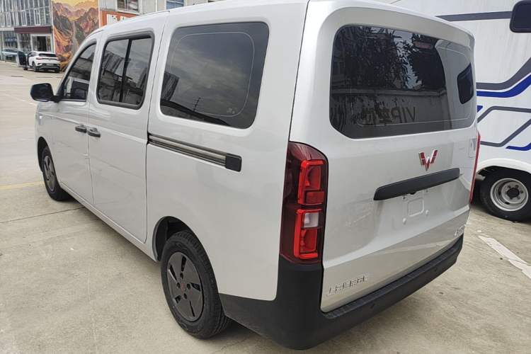 Used Wuling Rongguang EV 2026 Model 310km Standard Bus Version Rear Left 45 Deg