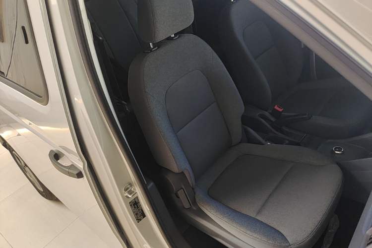 Used Wuling Rongguang EV 2026 Model 310km Standard Bus Version Right Front Seat