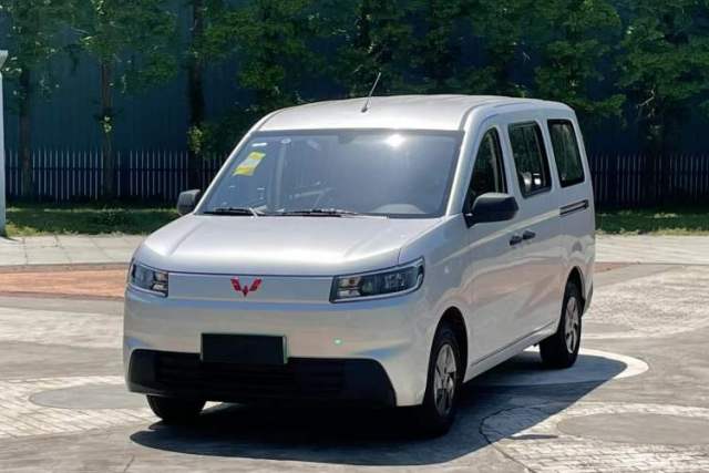 Used Wuling Rongguang EV 2026 Model 310km Standard Bus Version