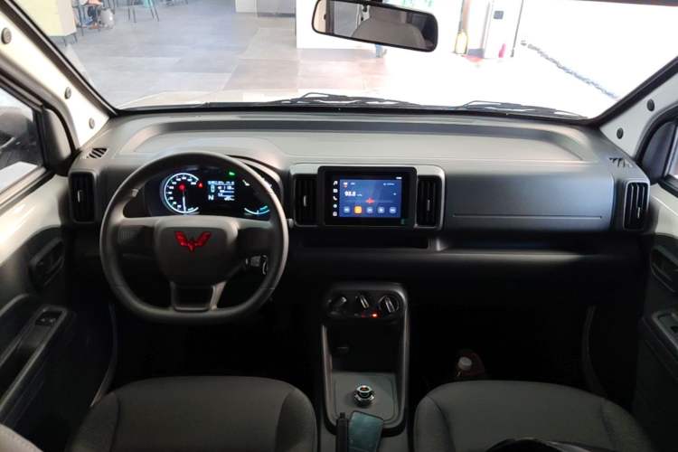 Used Wuling Rongguang EV 2026 Model 310km Standard Bus Version Center Console