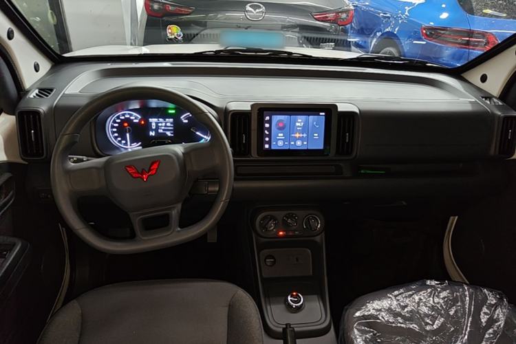 Used Wuling Rongguang EV 2026 Model 310km Standard Bus Version Center Console