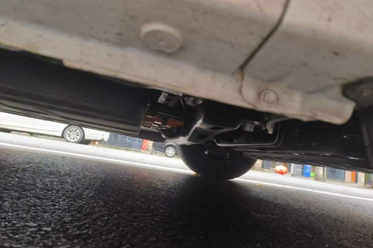 Used Wuling Rongguang EV 2026 Model 310km Standard Bus Version Chassis Front Right