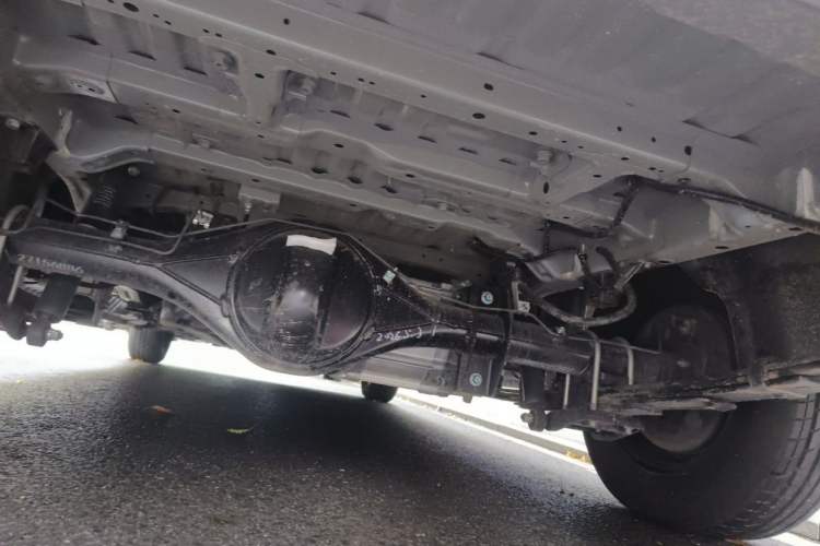 Used Wuling Rongguang EV 2026 Model 310km Standard Bus Version Chassis Rear