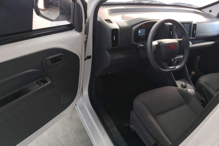 Used Wuling Rongguang EV 2026 Model 310km Standard Bus Version Driver Seat