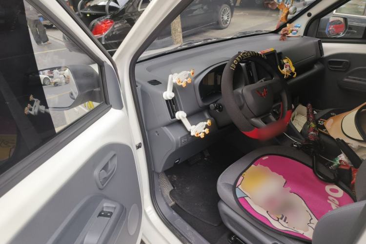 Used Wuling Rongguang EV 2026 Model 310km Standard Bus Version Driver Seat
