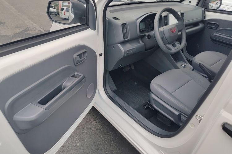 Used Wuling Rongguang EV 2026 Model 310km Standard Bus Version Driver Seat