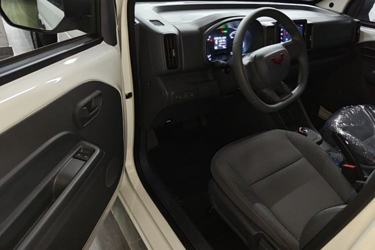 Used Wuling Rongguang EV 2026 Model 310km Standard Bus Version Driver Seat