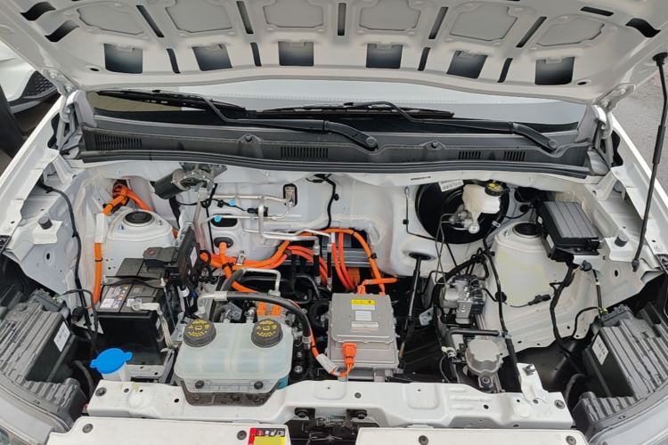 Used Wuling Rongguang EV 2026 Model 310km Standard Bus Version Engine Bay