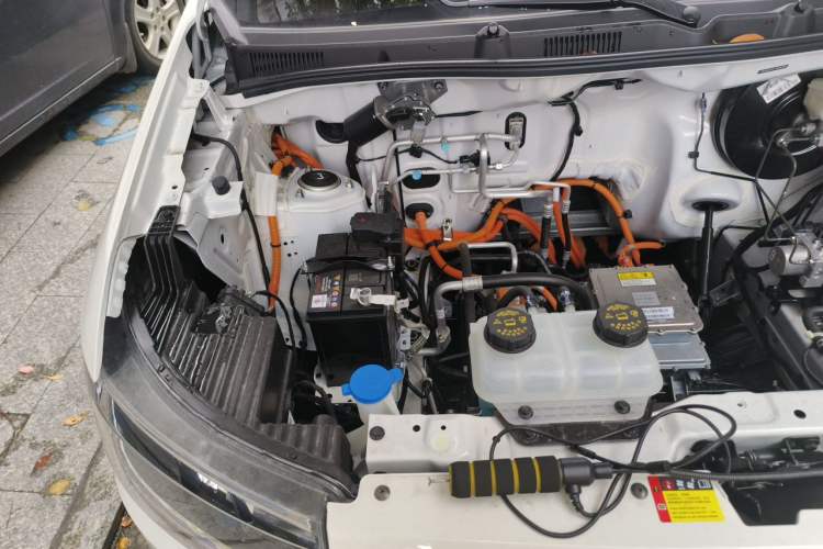 Used Wuling Rongguang EV 2026 Model 310km Standard Bus Version Engine Bay Right