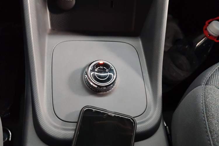 Used Wuling Rongguang EV 2026 Model 310km Standard Bus Version Gear Lever