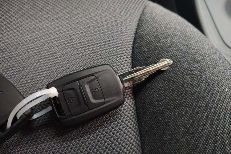 Used Wuling Rongguang EV 2026 Model 310km Standard Bus Version Interior 1
