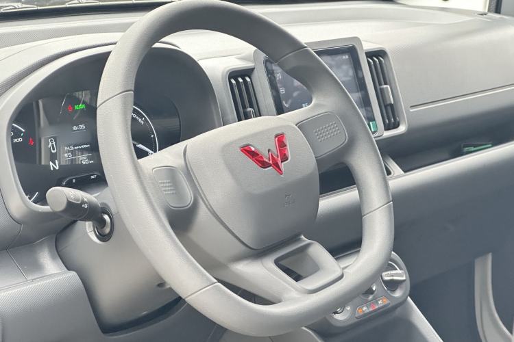 Used Wuling Rongguang EV 2026 Model 310km Standard Bus Version Interior 2