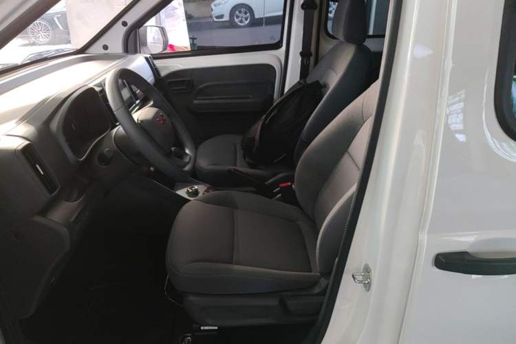Used Wuling Rongguang EV 2026 Model 310km Standard Bus Version Left Front Seat