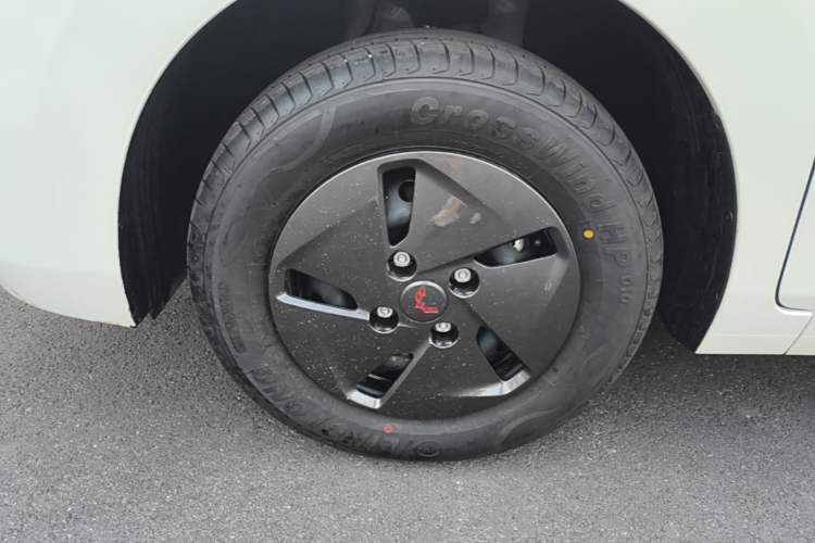 Used Wuling Rongguang EV 2026 Model 310km Standard Bus Version Left Front Wheel Hub