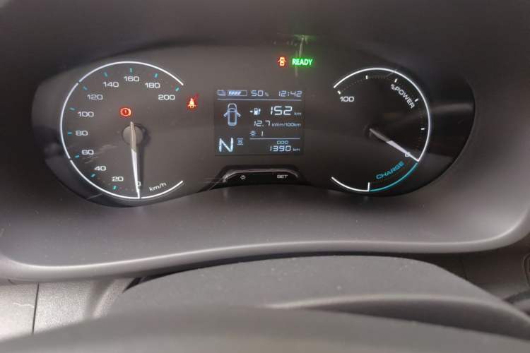 Used Wuling Rongguang EV 2026 Model 310km Standard Bus Version Odometer Close Up