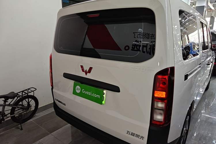Used Wuling Rongguang EV 2026 Model 310km Standard Bus Version Rear